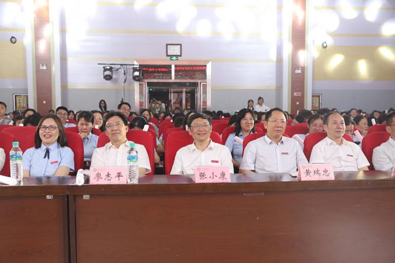https://www.gmu.cn/__local/B/70/51/A9A45B05A07B6D1D73B58D68963_5C87B340_EC1C7.png